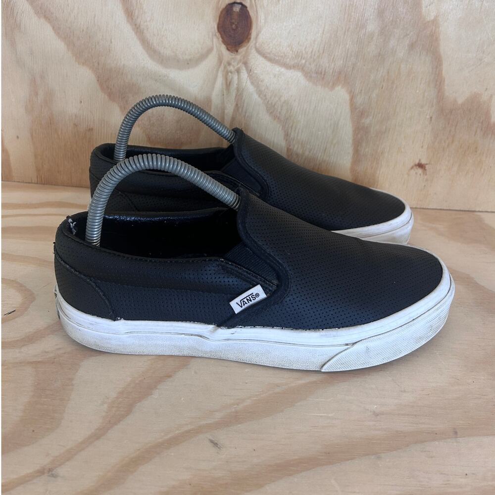 Vans Off The Wall -Classic Slip-On Perf Leather -Sneakers - Black - Women's -8.5